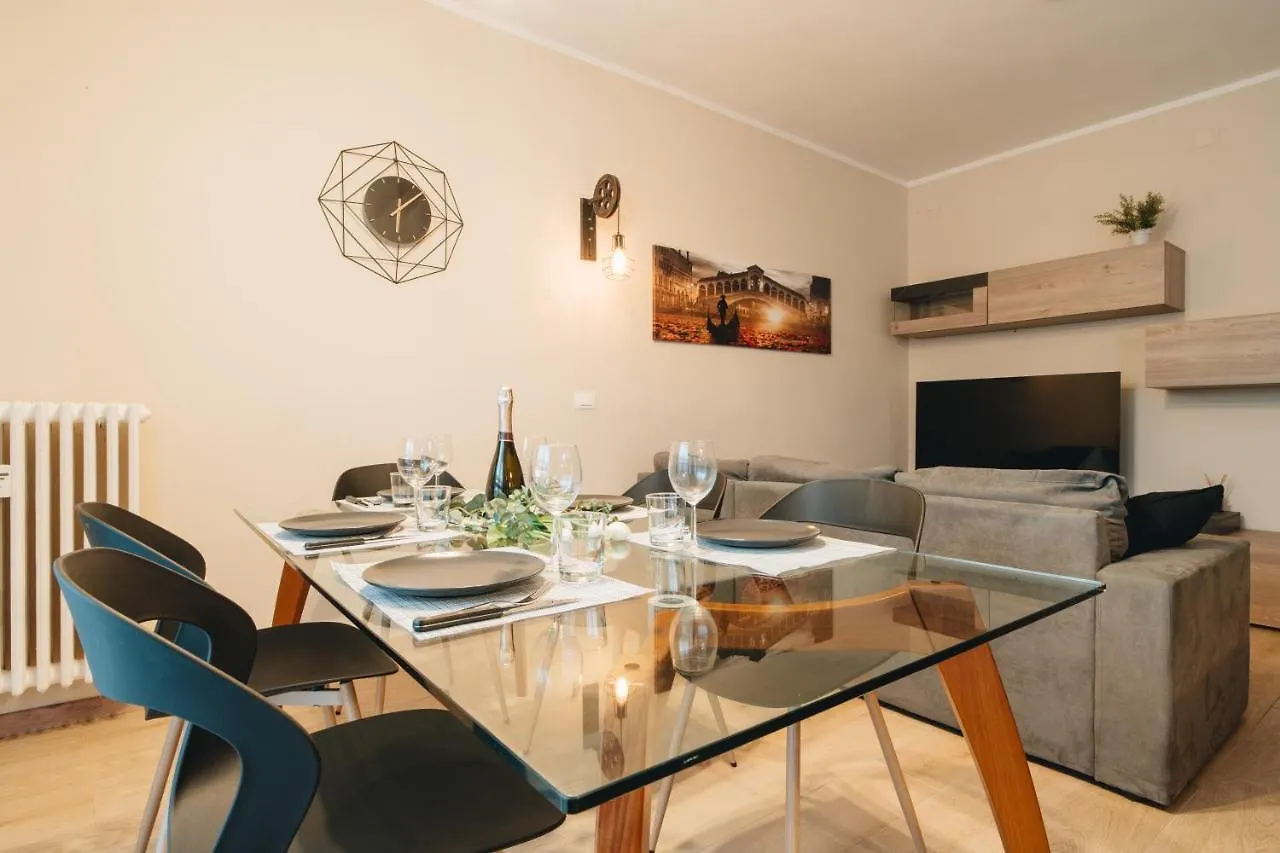 Ca' Rossa Double Apartment - Venice Mestre 0*,  Italy