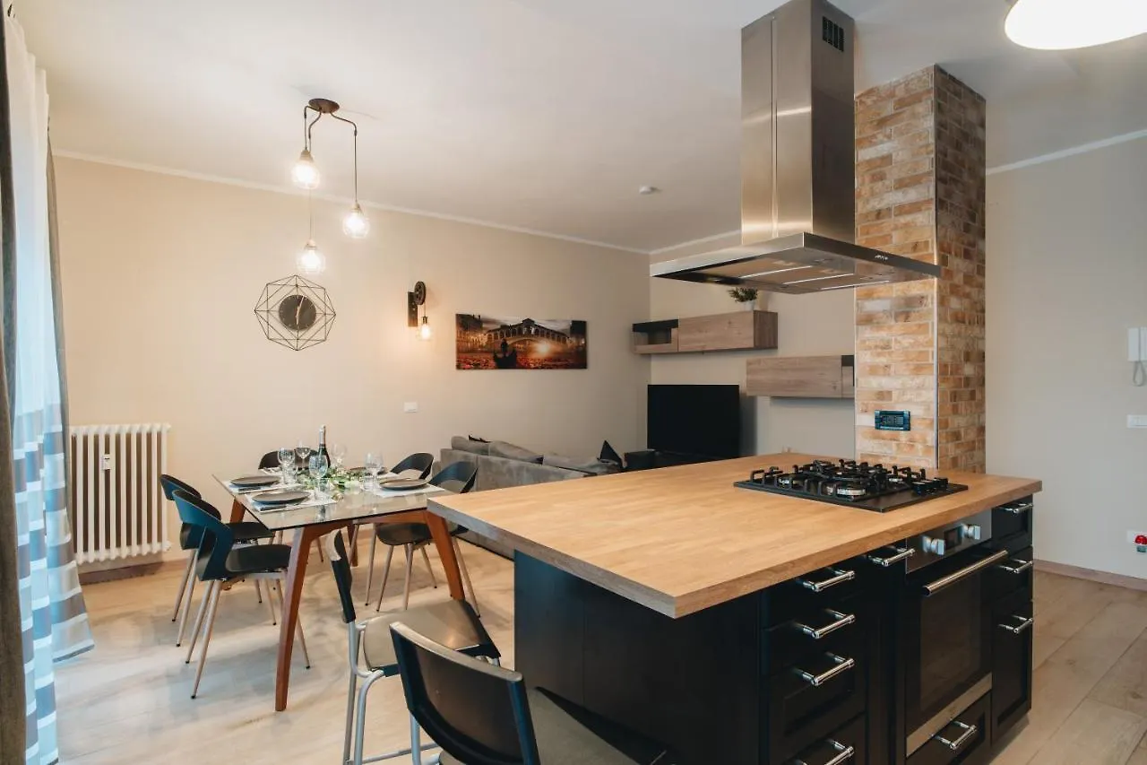Ca' Rossa Double Apartment - Venice Mestre Italy